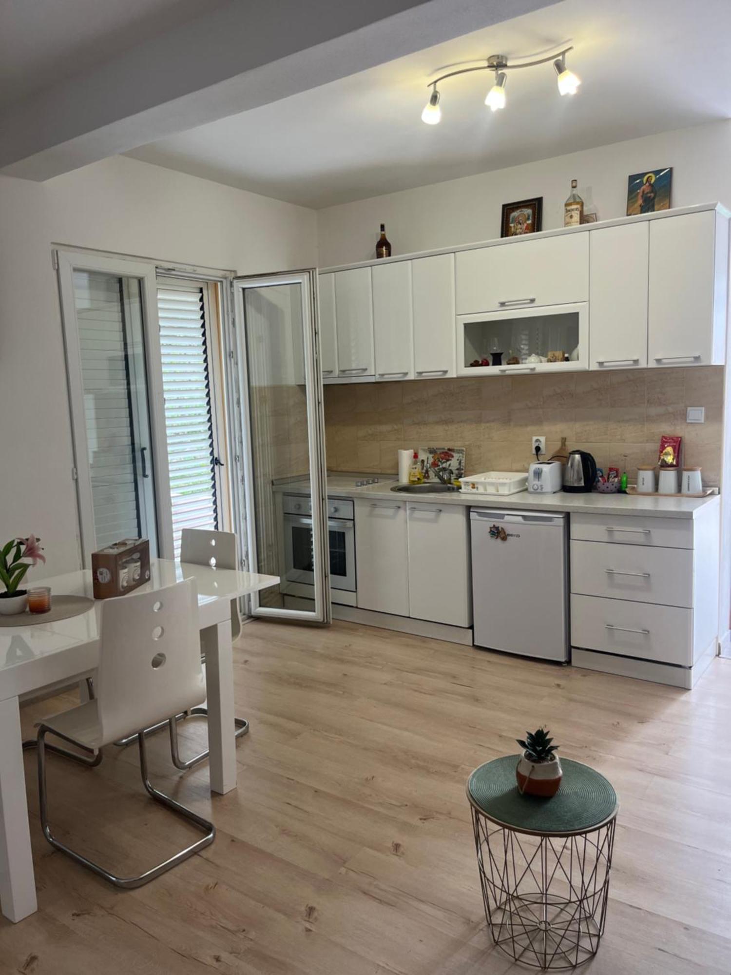 Apartman Iskra บิเยลา ภายนอก รูปภาพ